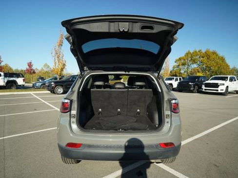 Used 2022 Jeep Compass Limited image 18