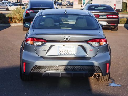 Used 2020 Toyota Corolla SE image 3