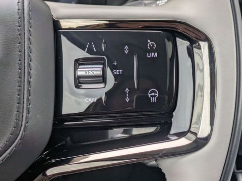 Certified 2025 Land Rover Range Rover Velar S image 17