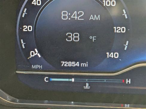 Used 2022 Chevrolet Suburban Z71 image 31