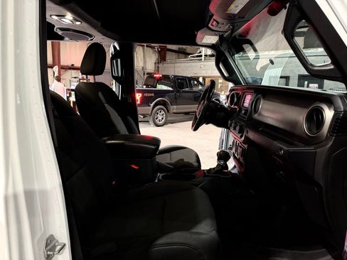 Used 2020 Jeep Gladiator Sport w/ Quick Order Package 24S AWD/4WD image 26