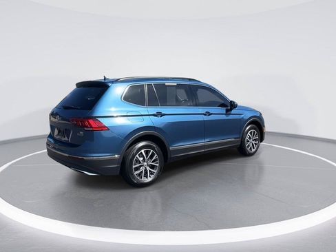 Used 2018 Volkswagen Tiguan SE w/ Panoramic Sunroof Package AWD/4WD image 8