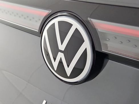 New 2026 Volkswagen ID.4 Pro S Plus image 11