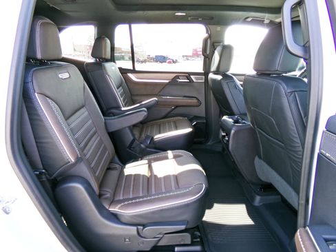 New 2026 GMC Acadia Denali Ultimate image 12