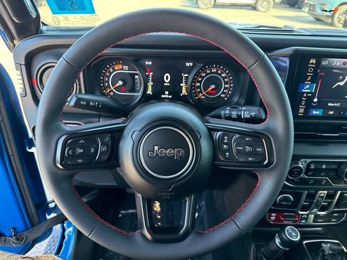 Used 2024 Jeep Wrangler Unlimited Rubicon w/ Technology Group AWD/4WD image 10