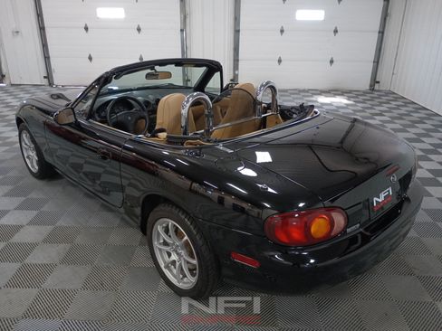 Used 1999 MAZDA MX-5 Miata RWD image 18