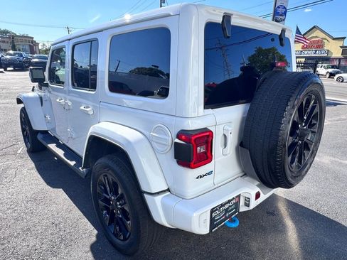 Used 2021 Jeep Wrangler Unlimited Sahara AWD/4WD image 5