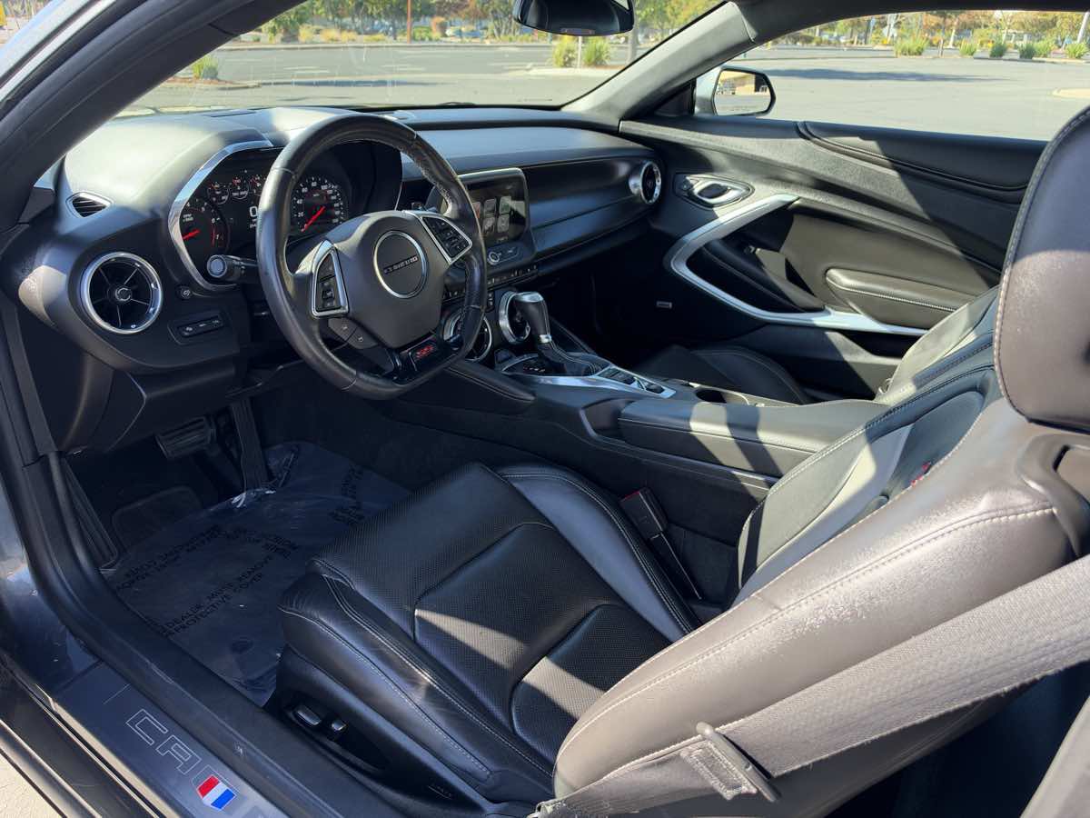 Used 2018 Chevrolet Camaro SS RWD image 16