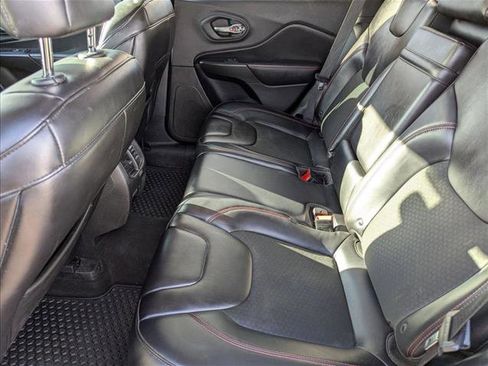 Used 2019 Jeep Cherokee Trailhawk w/ Comfort/Convenience Group image 18