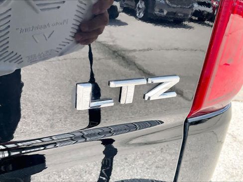 Used 2023 Chevrolet Silverado 1500 LTZ w/ Technology Package AWD/4WD image 10