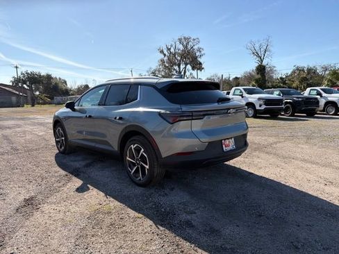 New 2026 Chevrolet Equinox EV LT image 10