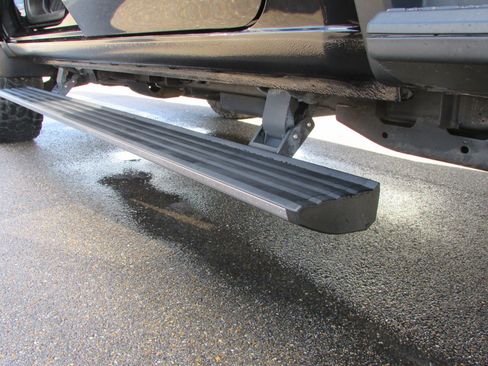 Used 2022 GMC Sierra 3500 Denali w/ Denali Ultimate Package image 15