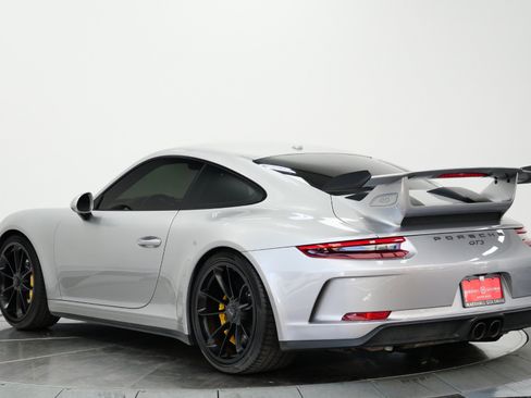 Used 2018 Porsche 911 GT3 RWD image 7