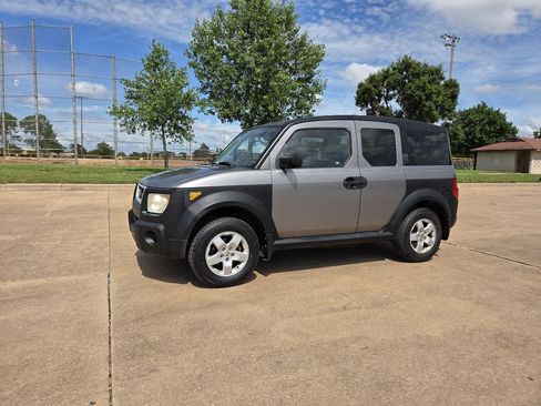 Used 2005 Honda Element EX image 2