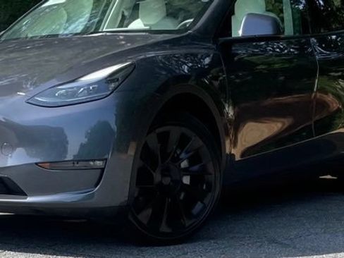 Used 2023 Tesla Model Y Long Range AWD/4WD image 2