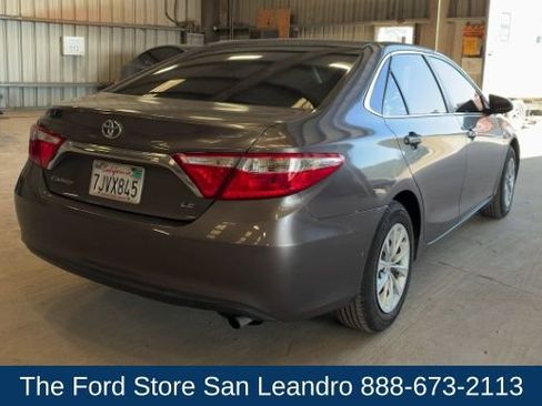 Used 2015 Toyota Camry LE image 8