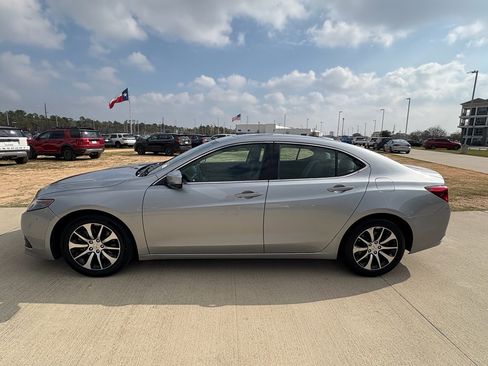 Used 2017 Acura TLX image 3