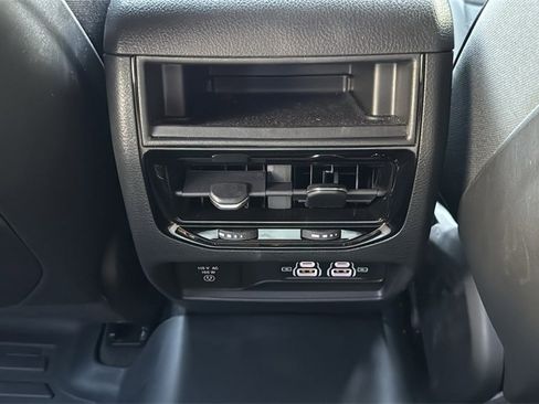 Used 2025 Jeep Grand Cherokee Altitude image 15