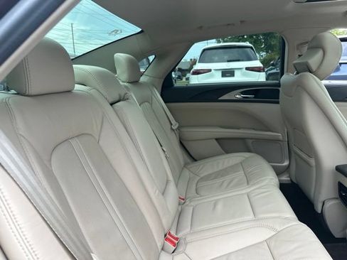 Used 2017 Lincoln MKZ Reserve FWD image 29