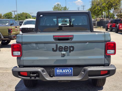 New 2026 Jeep Gladiator Sport AWD/4WD image 6