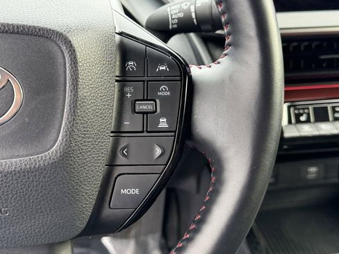 Used 2024 Toyota Prius Prime XSE Premium image 22