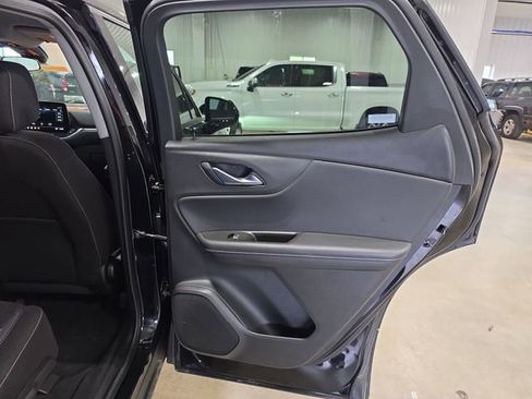 Used 2025 Chevrolet Blazer LT AWD/4WD image 27