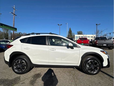 Used 2023 Subaru Crosstrek 2.0i Premium image 9