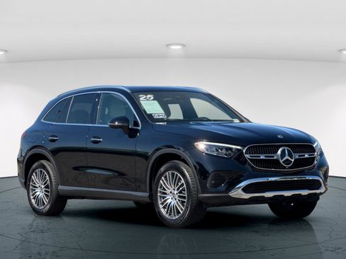 Certified 2025 Mercedes-Benz GLC 300 image 9