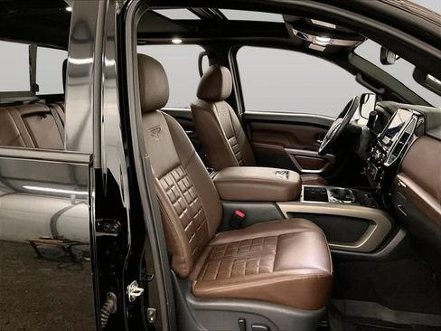 Used 2022 Nissan Titan Platinum Reserve w/ Moonroof Package AWD/4WD image 7