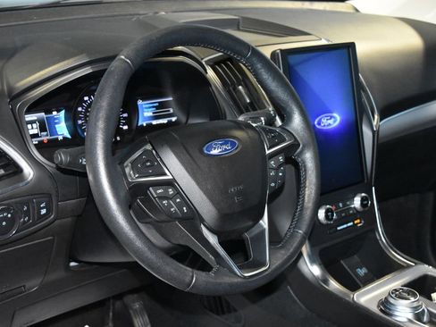 Used 2022 Ford Edge Titanium w/ Equipment Group 301A image 2