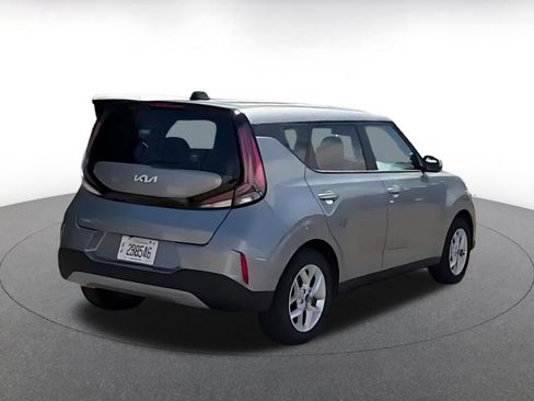 Used 2025 Kia Soul LX w/ LX Technology Package FWD image 14