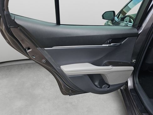 Used 2022 Toyota Camry LE FWD image 35