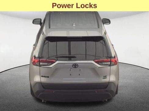 Used 2025 Toyota RAV4 LE AWD/4WD image 7