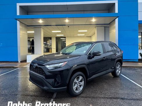 Used 2023 Toyota RAV4 XLE image 1