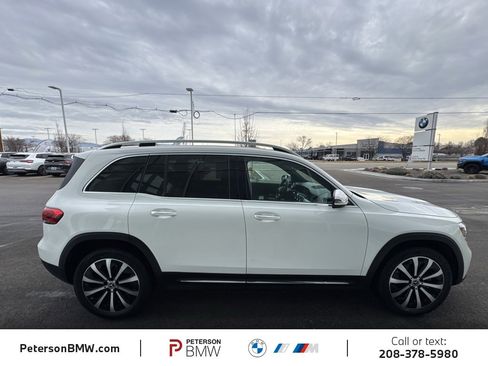 Used 2022 Mercedes-Benz GLB 250 4MATIC image 8