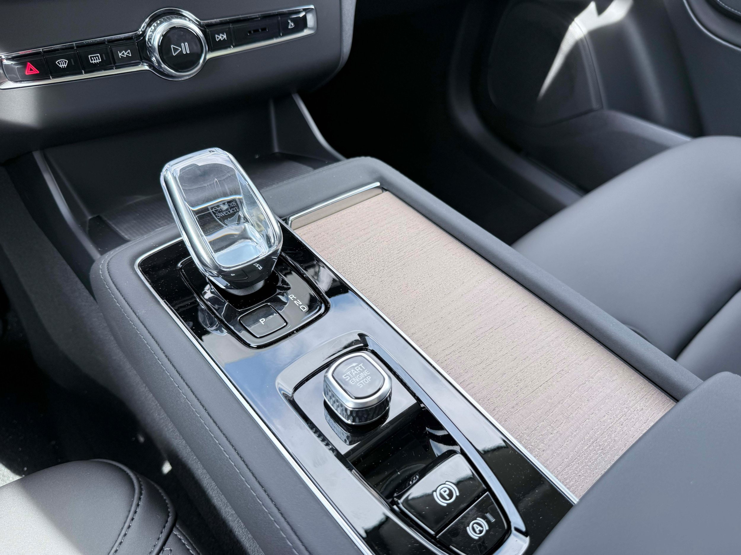 New 2026 Volvo XC90 T8 Plus AWD/4WD image 25