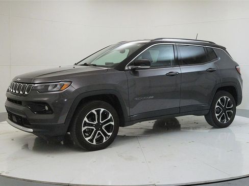 Used 2022 Jeep Compass Limited image 4