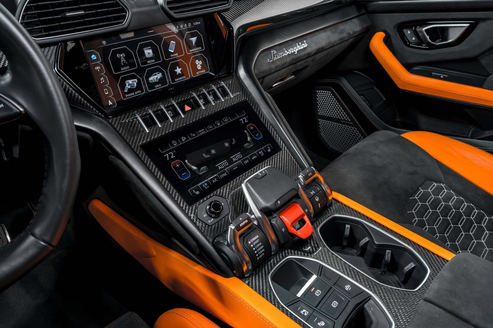 Used 2022 Lamborghini Urus AWD/4WD image 24