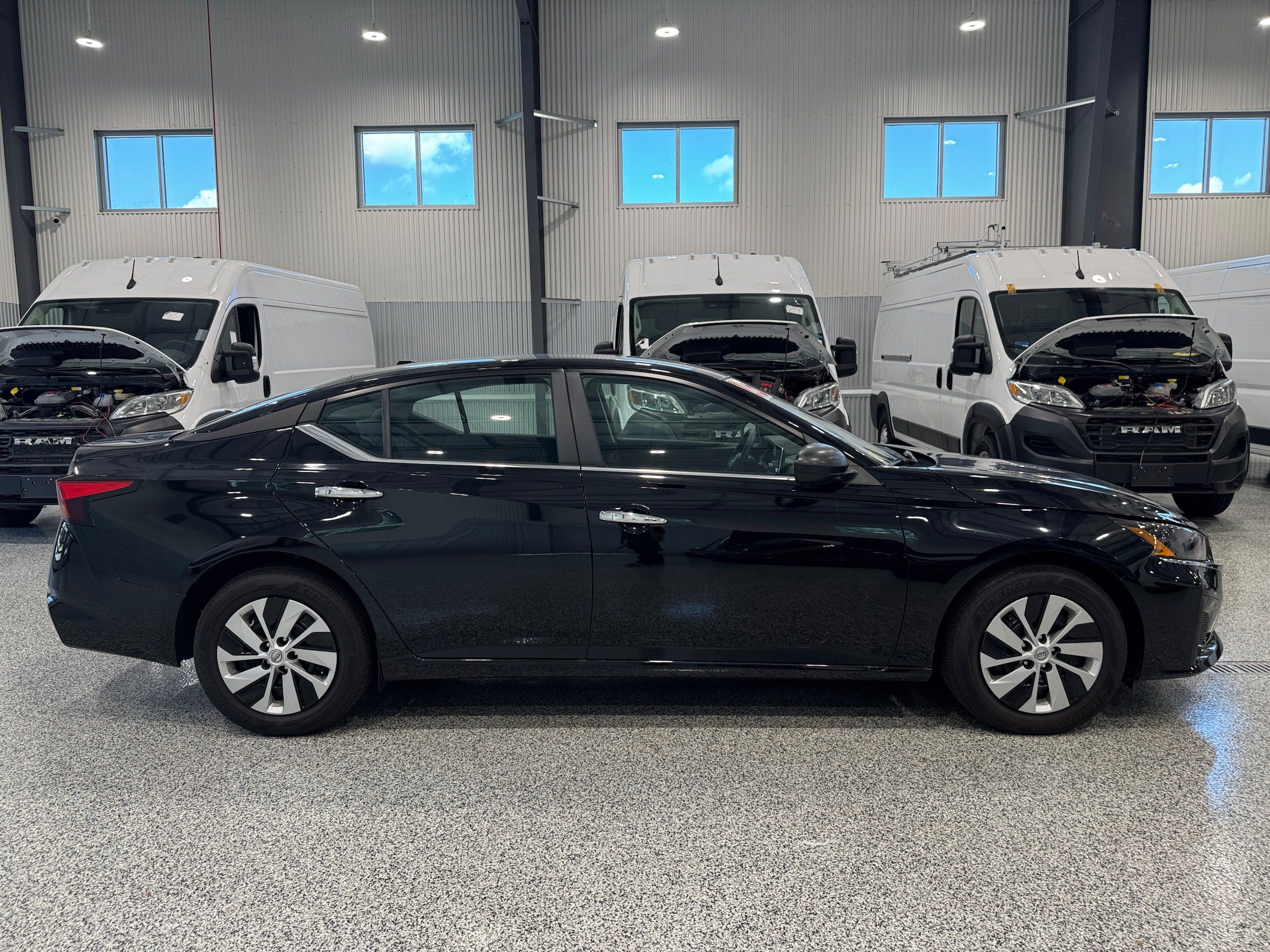 Used 2025 Nissan Altima 2.5 S FWD image 4
