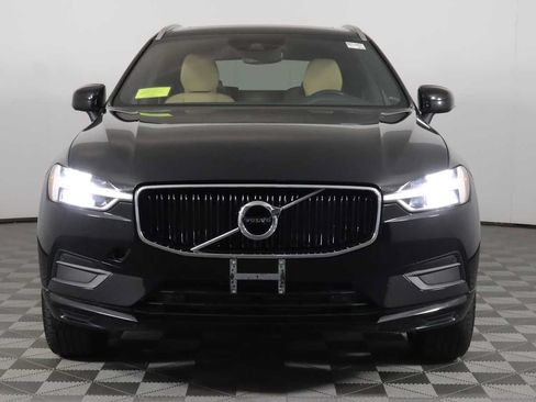 Used 2020 Volvo XC60 T5 Momentum w/ Protection Package AWD/4WD image 2