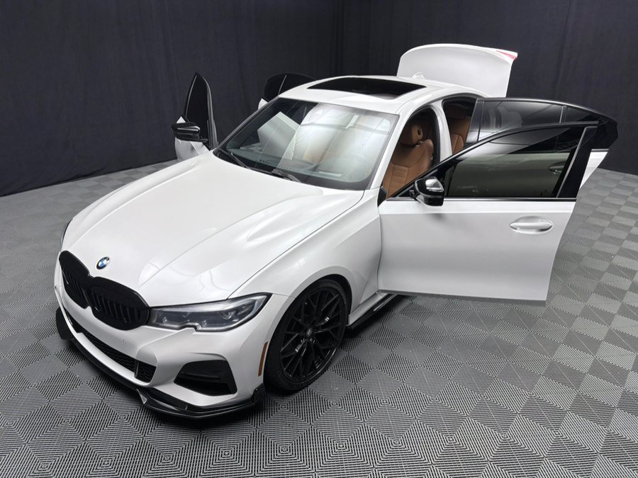 Used 2021 BMW 330i xDrive  w/ M-Sport Package w/ M Sport Package AWD/4WD image 18
