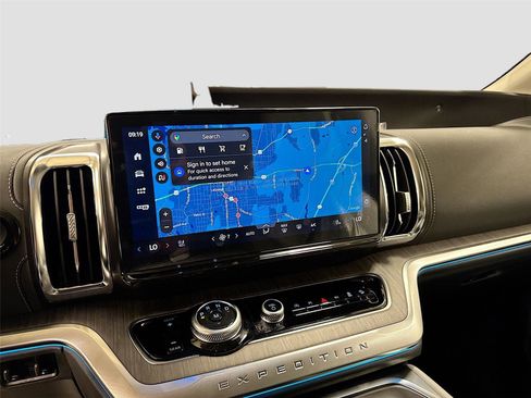 New 2026 Ford Expedition Platinum image 12