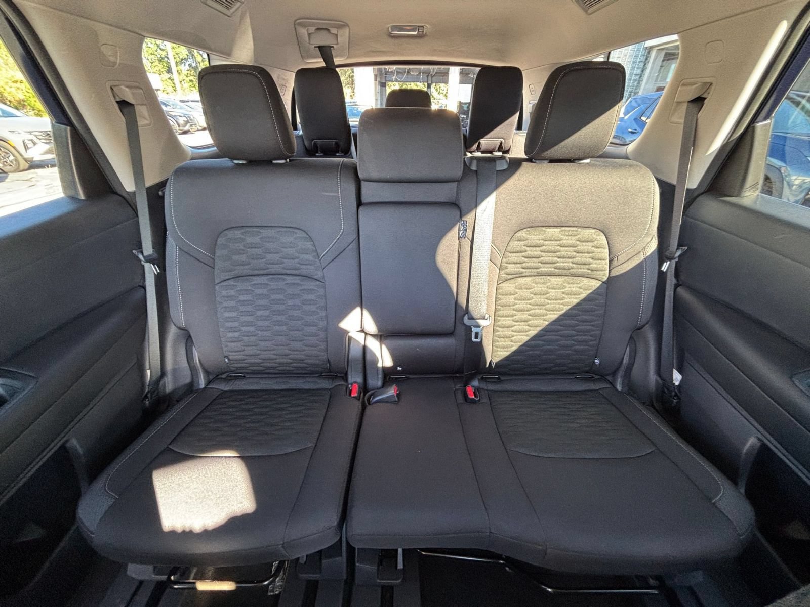 Used 2025 Nissan Pathfinder SV AWD/4WD image 40