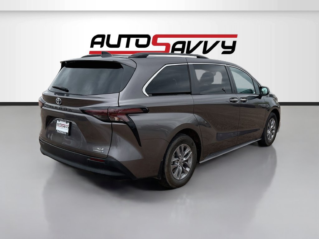 Used 2023 Toyota Sienna XLE w/ XLE Plus Package AWD/4WD image 7