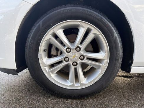 Used 2018 Chevrolet Cruze LT image 12
