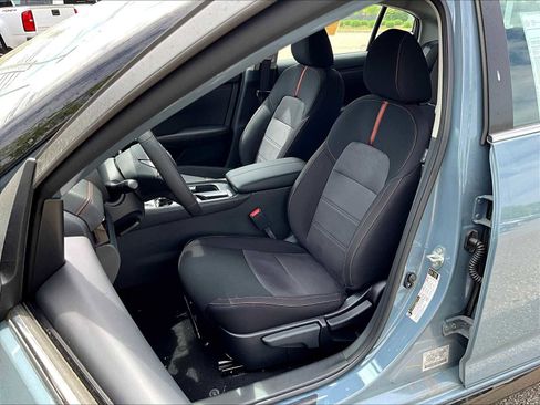 New 2025 Nissan Sentra SR w/ Midnight Edition image 11