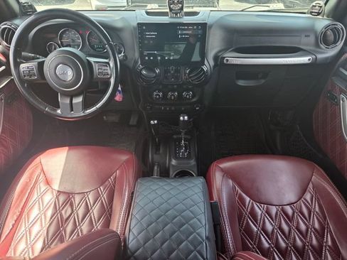 Used 2014 Jeep Wrangler Unlimited Sahara w/ Max Tow Package AWD/4WD image 13