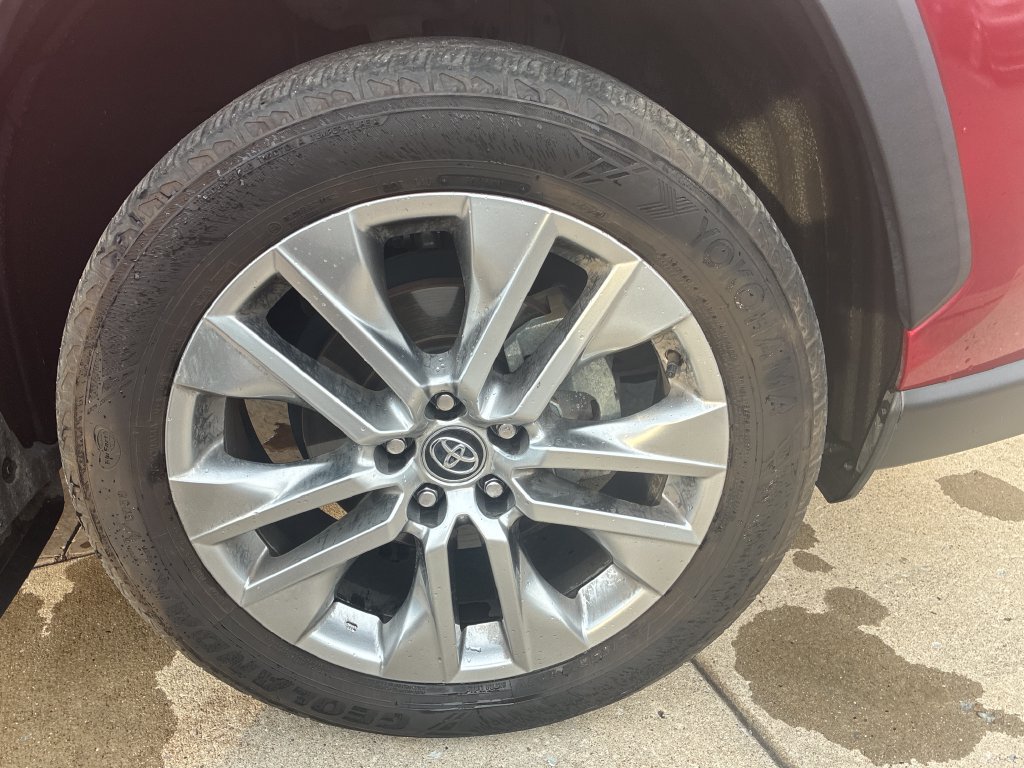 Used 2020 Toyota RAV4 Limited AWD/4WD image 15