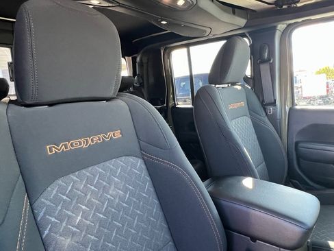 Certified 2025 Jeep Gladiator Mojave w/ Convenience Group image 13