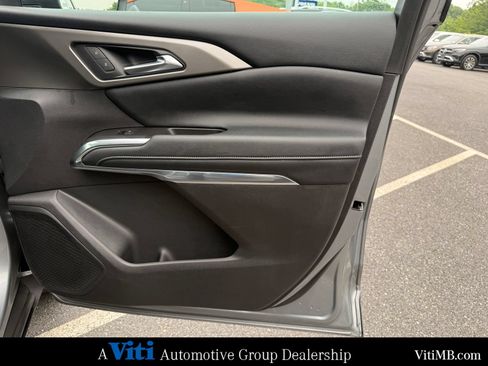 Used 2025 Chevrolet Traverse LT w/ Driver Confidence Package AWD/4WD image 29
